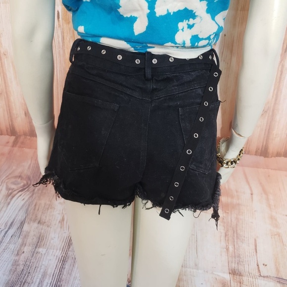 CHERRYBOOM STUDIO BLACK DISTRESSED DENIM SHORTS M - Picture 7 of 8